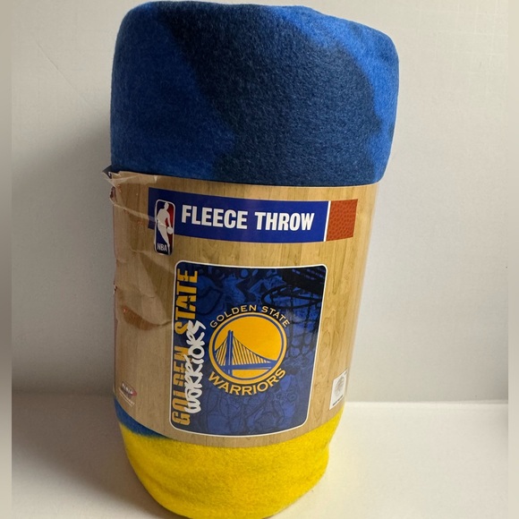 NBA Fleece Throw Blanket - Blue and Yellow - Picture 4 of 9